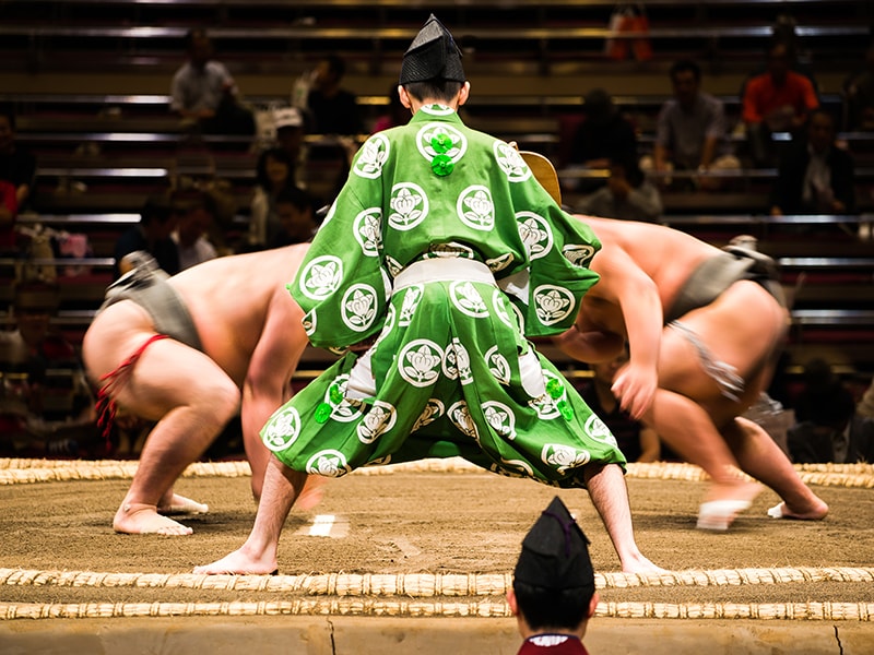 Japón. Entrada para un torneo de sumo