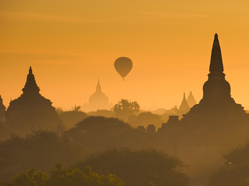 Myanmar. Amanecer en globo